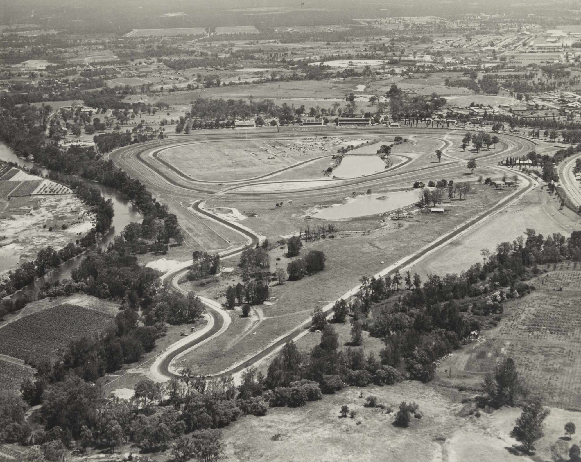 An aerial view of Warwick Farm Raceway, showing the full Grand Prix circuit, with Creek Corner in the foreground